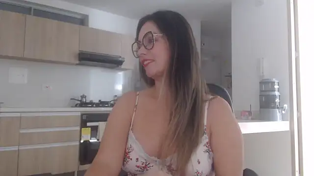 LovePaula online show from July 31, 2026, 6:51 pm
