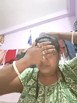 Deborbhavi222 online show from July 18, 2026, 5:50 pm