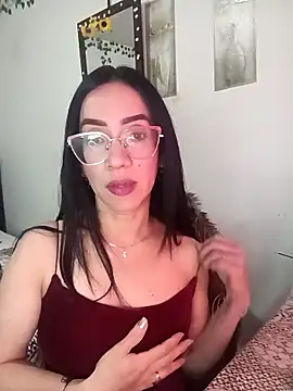 Snapshot of YaraDuartee chatting on March 4, 2026, 9:54 pm YaraDuartee online show from March 4, 2026, 9:54 pm