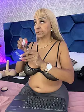 Angelina Roa online show from August 4, 2026, 2:30 pm