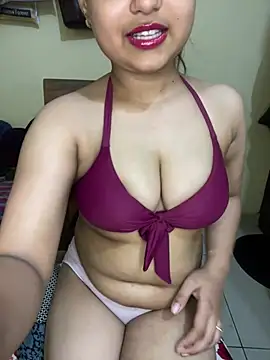 soniyaverma00 online show from May 15, 2026, 8:27 pm