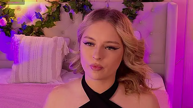 EllyLinn online show from February 3, 2026, 5:07 pm