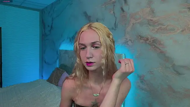 SerenaCrystall online show from July 30, 2026, 10:36 am