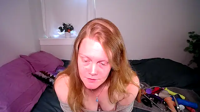 naughtyfox89 online show from August 6, 2026, 10:44 pm