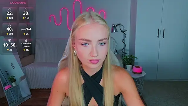 TessaGrays online show from July 10, 2026, 12:41 pm