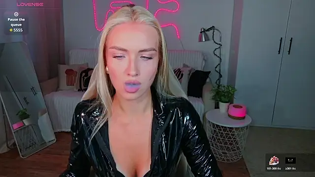 TessaGrays online show from August 4, 2026, 12:41 pm