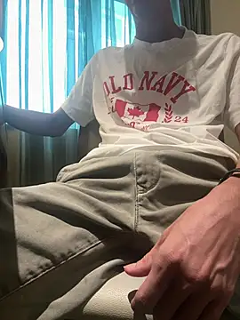 HenryLee1983-cums online show from May 17, 2026, 8:45 am
