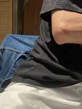 HenryLee1983-cums online show from June 1, 2026, 3:36 pm