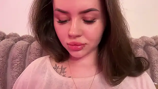 AlmaryKim online show from July 1, 2026, 7:46 pm