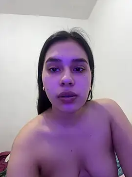 Brianna bunny05 online show from June 26, 2026, 4:06 am
