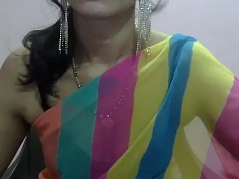 Snapshot of Laila_Cute chatting on July 1, 2026, 2:40 pm Laila Cute online show from July 1, 2026, 2:40 pm