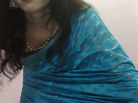 Snapshot of Laila_Cute chatting on July 5, 2026, 4:19 am Laila Cute online show from July 5, 2026, 4:19 am