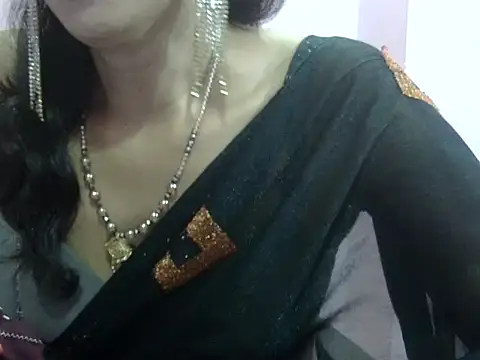 Snapshot of Laila_Cute chatting on July 15, 2026, 3:28 pm Laila Cute online show from July 15, 2026, 3:28 pm