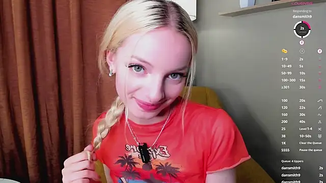 Snapshot of PocketDollX chatting on July 24, 2026, 3:43 pm PocketDollX online show from July 24, 2026, 3:43 pm