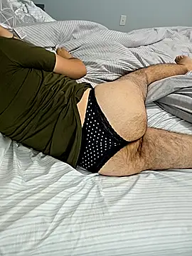 Javier222333 online show from October 2, 2025, 11:45 pm