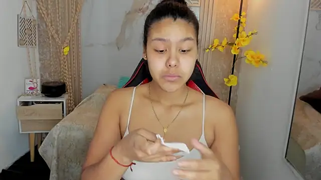 AriaVega online show from July 25, 2026, 1:19 pm