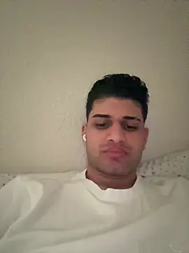 Snapshot of Xhabi22 chatting on May 15, 2026, 2:13 pm Xhabi22 online show from May 15, 2026, 2:13 pm