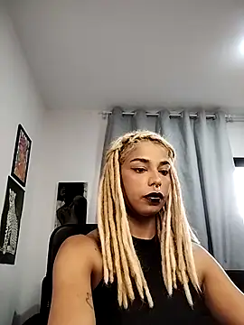 Helenoir online show from June 27, 2026, 8:14 pm