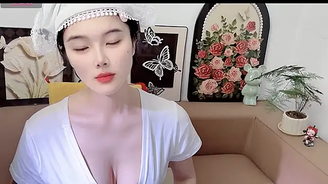 Snapshot of T-TeaR chatting on July 19, 2026, 2:04 am T-TeaR online show from July 19, 2026, 2:04 am