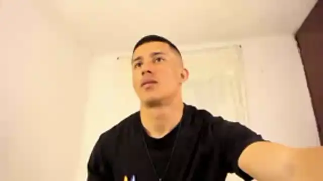 Muscle man07 online show from November 15, 2025, 9:43 pm