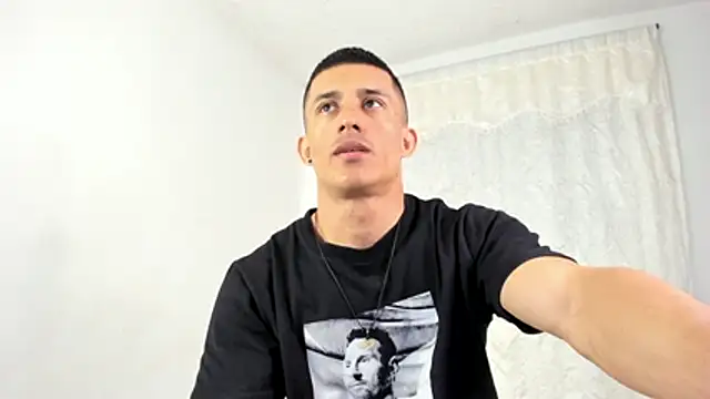 Muscle man07 online show from November 18, 2025, 9:52 pm