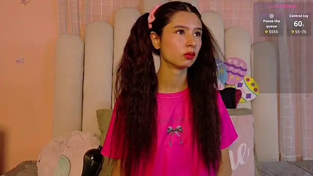 SweetRenata  online show from July 15, 2026, 12:21 pm