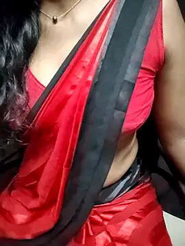 Snapshot of Tamilmallu-duskygirl03 chatting on July 16, 2026, 5:19 pm Tamilmallu-duskygirl03 online show from July 16, 2026, 5:19 pm