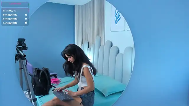 luly dreams online show from June 18, 2026, 11:47 am