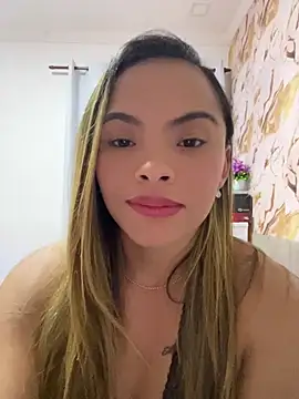 safadinhaquenteW online show from July 10, 2026, 2:27 am