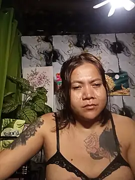 Snapshot of trishacummerts chatting on July 14, 2026, 6:57 pm trishacummerts online show from July 14, 2026, 6:57 pm