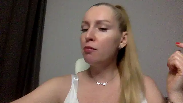Snapshot of Neralith chatting on August 2, 2026, 6:06 pm Neralith online show from August 2, 2026, 6:06 pm