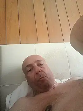 Snapshot of Cucco25 chatting on June 24, 2026, 5:39 am Cucco25 online show from June 24, 2026, 5:39 am