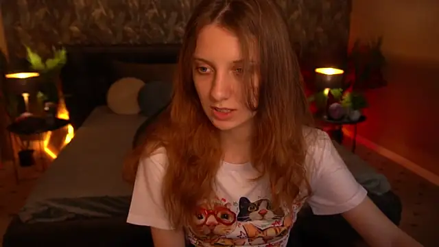 Snapshot of CuteeFoxy chatting on June 23, 2026, 1:31 pm CuteeFoxy online show from June 23, 2026, 1:31 pm