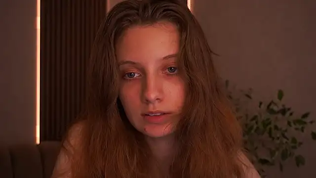 Snapshot of CuteeFoxy chatting on July 7, 2026, 1:04 pm CuteeFoxy online show from July 7, 2026, 1:04 pm