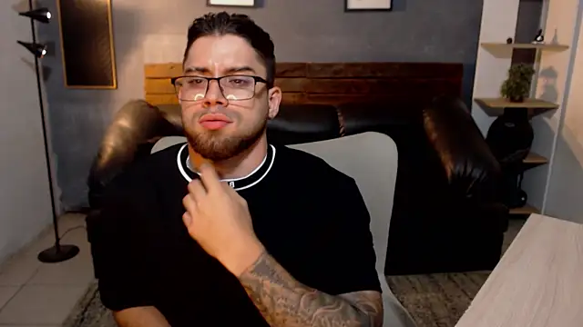 Mike montoya01 online show from July 10, 2026, 12:37 am