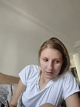 SandyCassie online show from July 25, 2026, 8:45 am