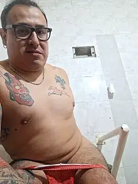 Rueditasss online show from July 15, 2026, 2:28 am