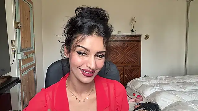 Snapshot of Lailawick chatting on July 15, 2026, 5:07 pm Lailawick online show from July 15, 2026, 5:07 pm