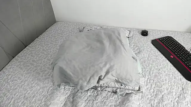 Madison Grey  online show from July 28, 2026, 4:39 pm