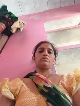 Snapshot of Pooja_shre chatting on June 26, 2026, 4:06 am Pooja shre online show from June 26, 2026, 4:06 am