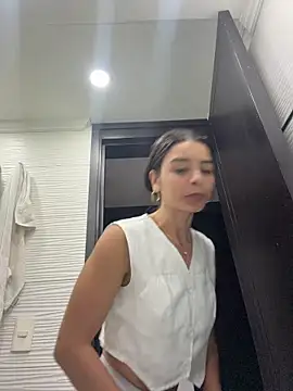 violeta365 online show from July 21, 2026, 8:33 pm