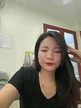 Bee Yellow00 online show from July 22, 2026, 4:26 am