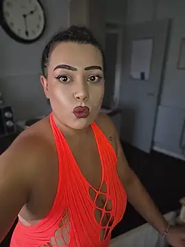 BubblesLovexox online show from July 24, 2026, 1:31 pm