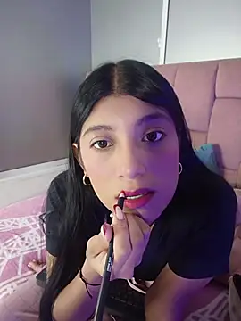 YeseniaRodriguez3 online show from July 17, 2026, 12:56 pm