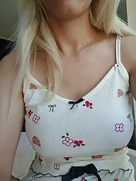 Sweet xxBuse online show from July 16, 2026, 9:26 am