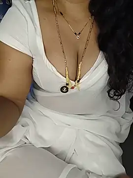 shreyareddy99 online show from May 16, 2026, 10:36 am