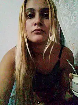 Snapshot of larubia_arg chatting on April 26, 2026, 11:46 pm larubia arg online show from April 26, 2026, 11:46 pm
