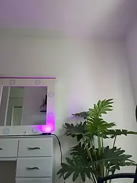 BabyLauritaa online show from July 18, 2026, 8:01 pm