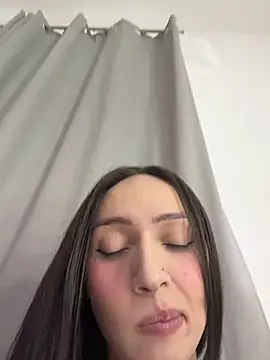 BabyLauritaa online show from July 20, 2026, 6:21 pm