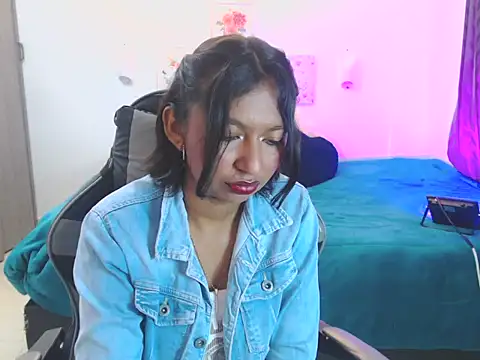 Samanta 777 online show from May 19, 2026, 1:56 am